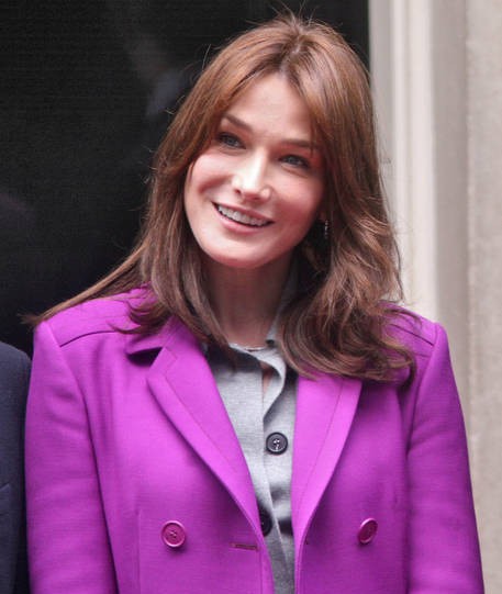 French Celebrity Carla Bruni Sarkozy Pregnant with Twins